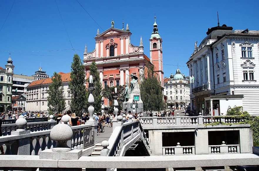 Zakonske obveznosti pri oddaji nepremičnine